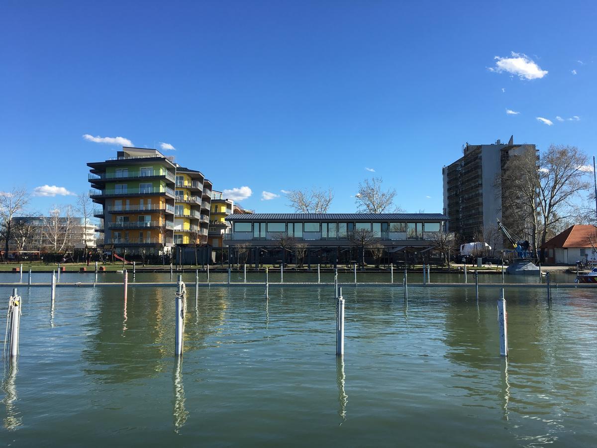 Calypso Lakeside Rooms & Lux Apartments Siofok Exterior photo
