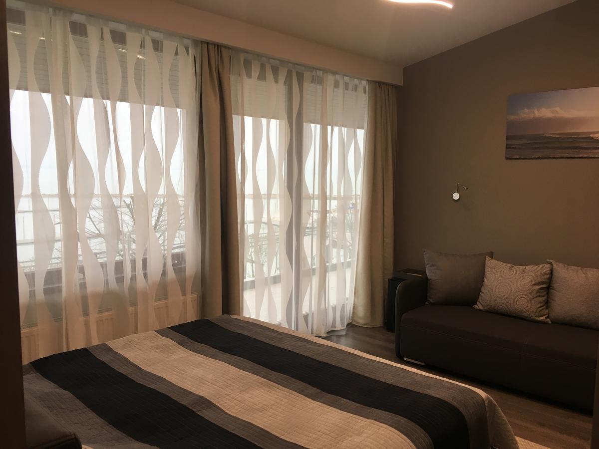 Calypso Lakeside Rooms & Lux Apartments Siofok Exterior photo