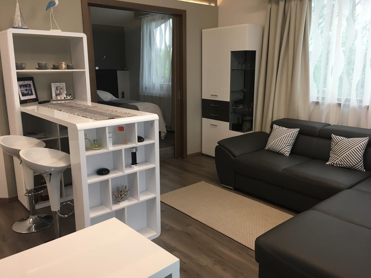 Calypso Lakeside Rooms & Lux Apartments Siofok Exterior photo