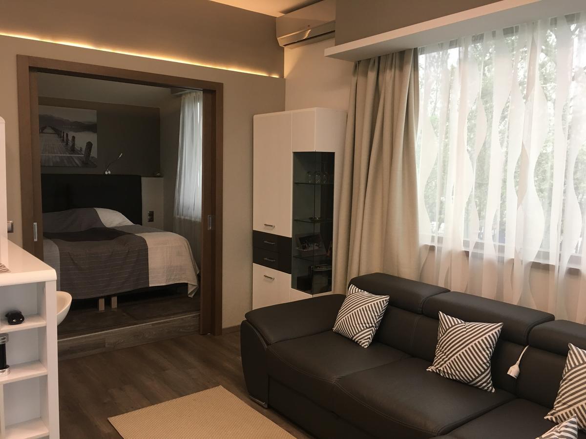 Calypso Lakeside Rooms & Lux Apartments Siofok Exterior photo