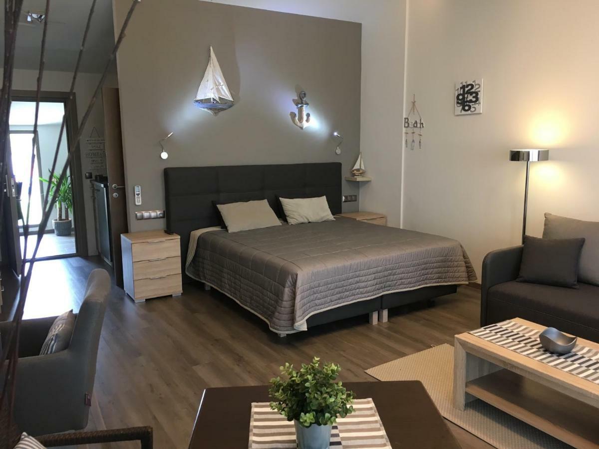 Calypso Lakeside Rooms & Lux Apartments Siofok Exterior photo
